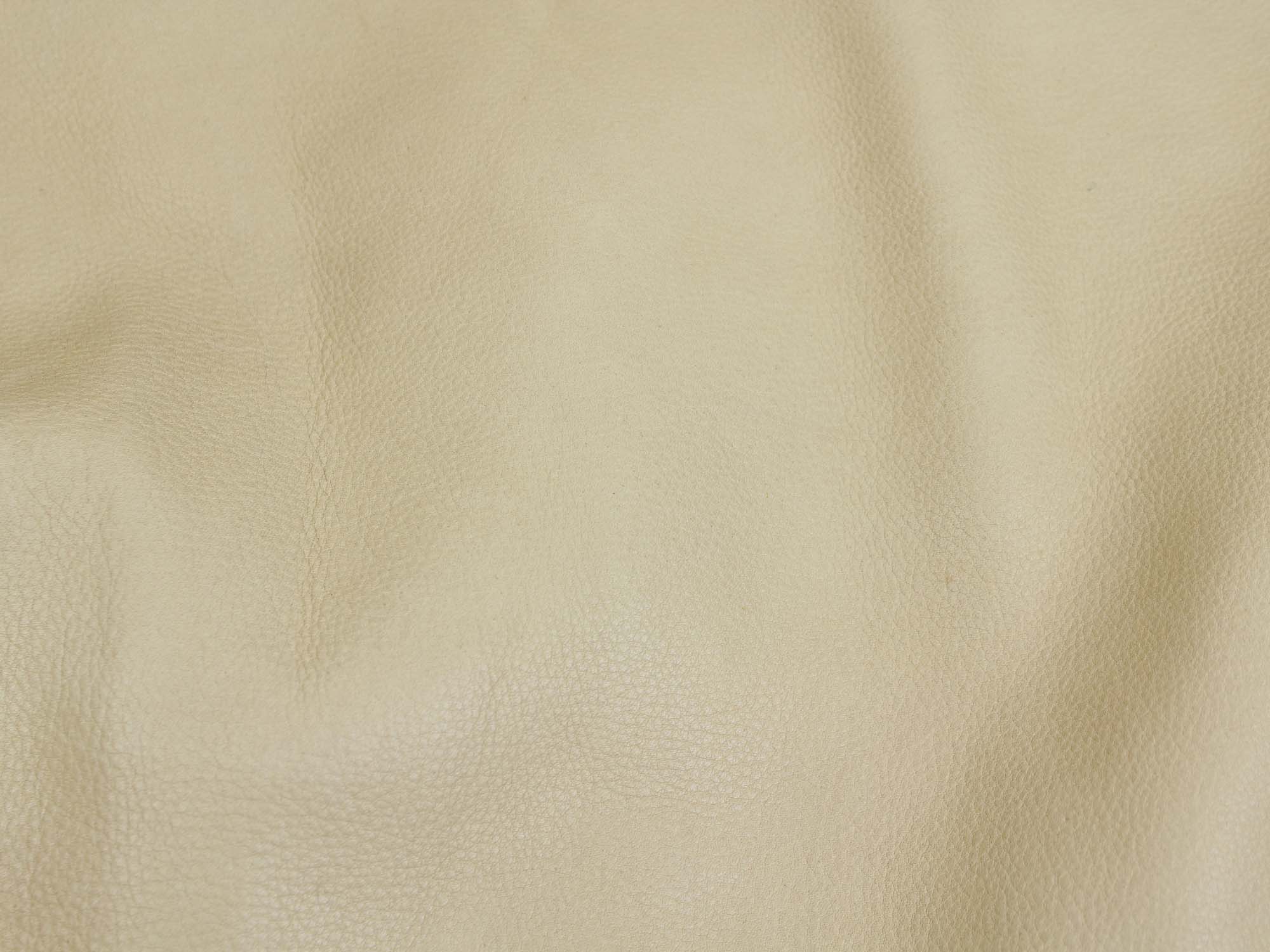 Deertanned Cow Leather: Side: Cream: 2-2.5 oz (sq ft)