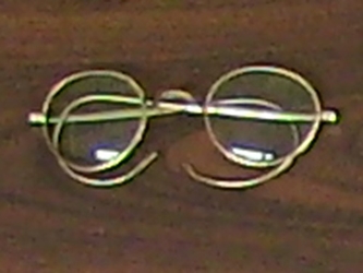 Vintage Wire Frame Eyeglasses: Gallery Item 