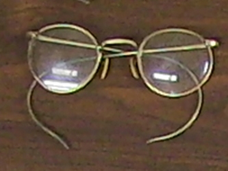 Vintage Wire Frame Eyeglasses: Gallery Item 